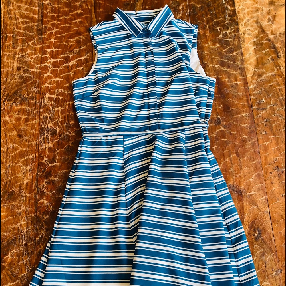 BANANA REPUBLIC blue and white dress